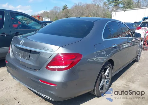 2017 Mercedes-Benz E 300 4Matic z USA, uszkodzony, nr VIN WDDZF4KB9HA258895